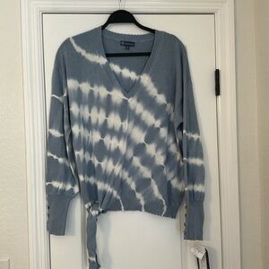 DEMOCRACY light weight sweater